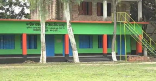 হিজাব বিতর্কে প্রধান শিক্ষিকা আমোদিনী পাল সাময়িক বরখাস্ত